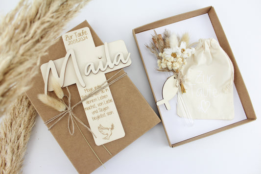 Geschenkset zur Taufe, Taufkreuz mit Namen aus Holz